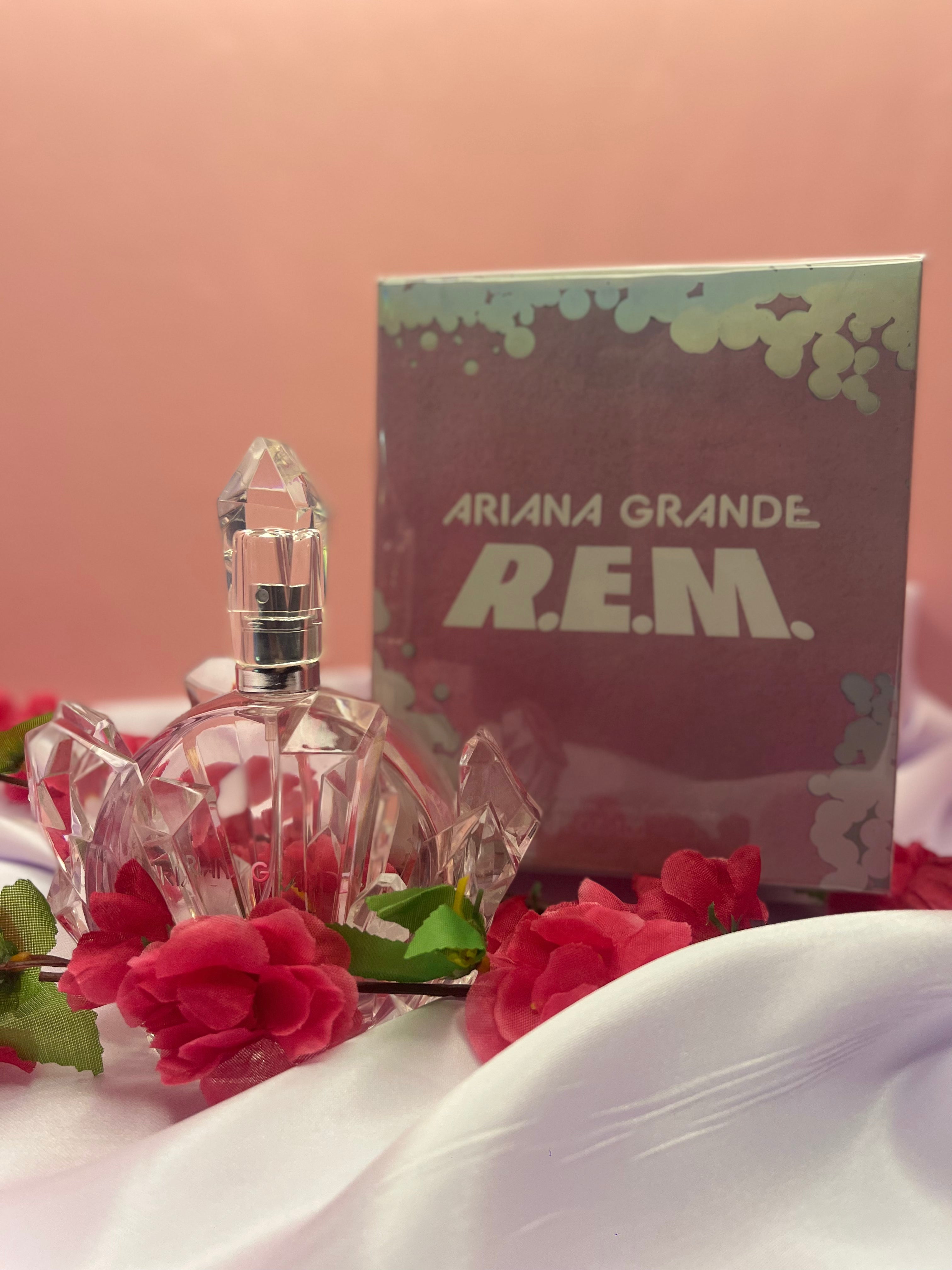 R.E.M - ARIANA GRANDE